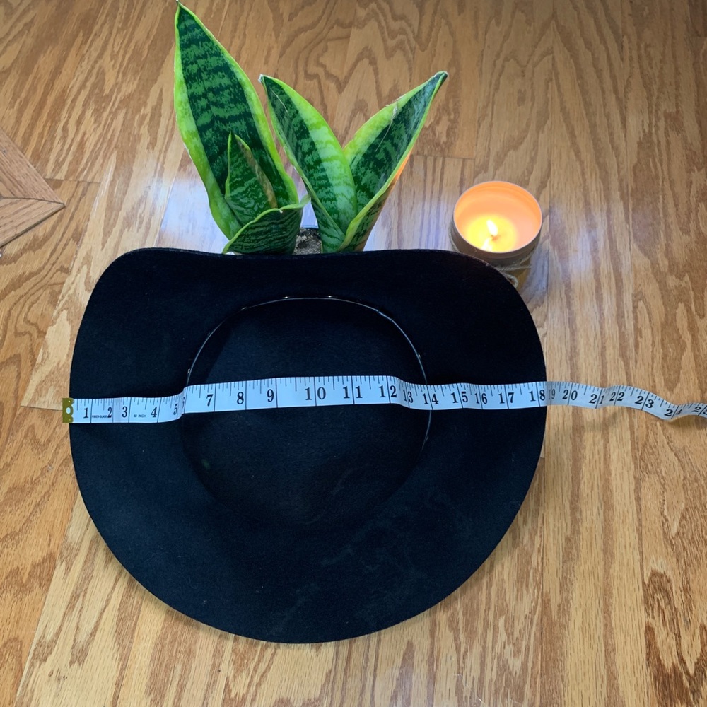 Floppy black hat